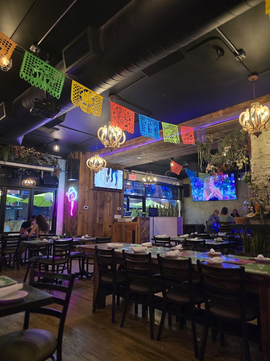 Cantina Valencia Tex-Mex & Tequila Bar